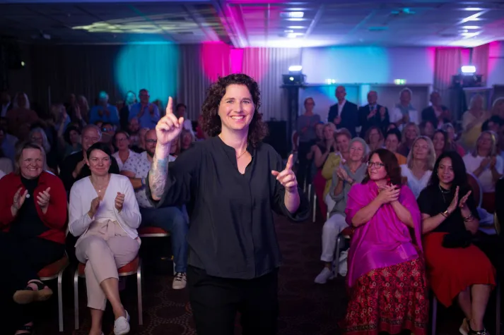 Hunde als Mentoren - Rovena Langkau begeistert bei Speaker und Experten-Event Bild: Hunde als Mentoren - Rovena Langkau begeistert bei Speaker und Experten-Event