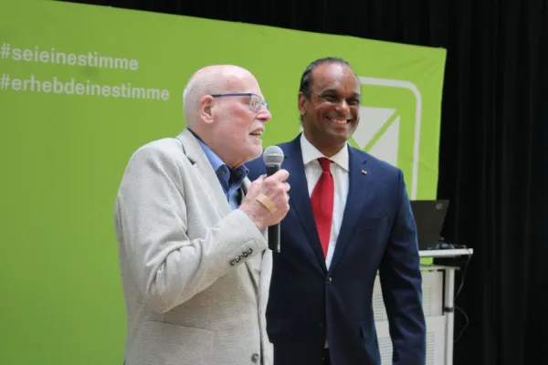 Bild: Ausstellung „Sei eine Stimme“ in Arnsberg eröffnet – Starke Impulse für Demokratie und Menschenwürde