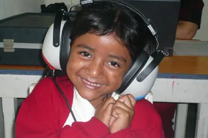 Bild: Hoerakustikerin Susanne Ziegler aus Illertissen unterstuetzt Kinderprojekt in Guatemala