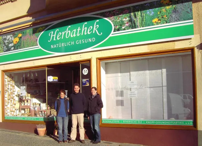 6 Monate HERBATHEK – Gesundheitsfachgeschäft präsentiert sich auf der Gesundheitsmesse Naturia Bild: 6 Monate HERBATHEK – Gesundheitsfachgeschäft präsentiert sich auf der Gesundheitsmesse Naturia