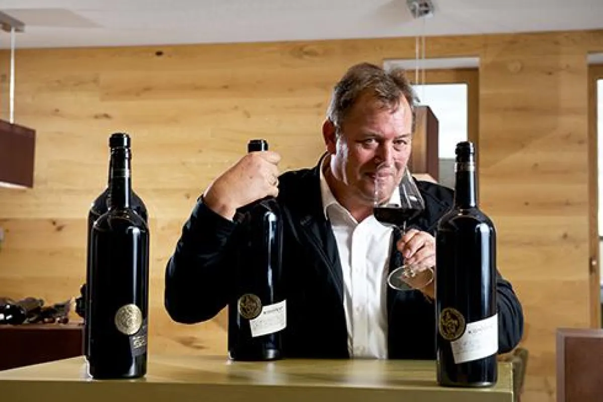 Weinkonvent Dürrenzimmern erhält Auszeichnungen für Rotweine (Bild: territory Gütersloh/Jörg Sänger)
