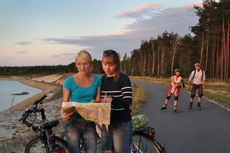 Zu neuen Ufern: Radfahren im Lausitzer Seenland Bild: Zu neuen Ufern: Radfahren im Lausitzer Seenland