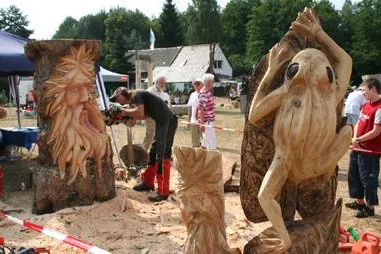 Holzskulpturenfest: Tausende Besucher am Wochenende in der Dübener Heide erwartet Bild: Holzskulpturenfest: Tausende Besucher am Wochenende in der Dübener Heide erwartet