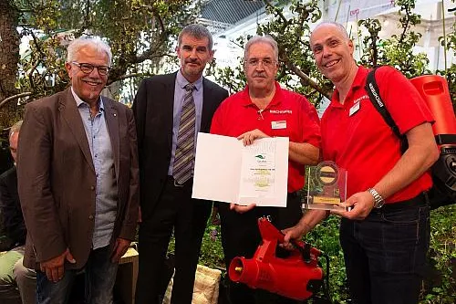 Bild: Birchmeier erhält GaLaBau-Innovationsmedaille für AS 1200