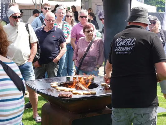 BBQ meets Seeluft: Griller grillen um Meisterehren Bild: BBQ meets Seeluft: Griller grillen um Meisterehren