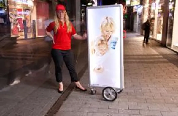 Street Promotion bekommt Räder Bild: Street Promotion bekommt Räder