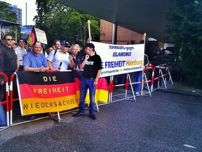 Bild: erfolgreiche Protestkundgebung gegen den Islamisten Pierre Vogel in Hamburg am 9.7.2011