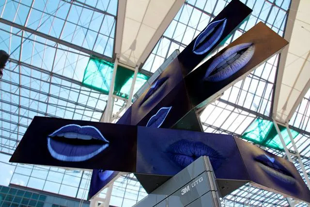 Bild: Flughafen München: MetaTwistTower mit „Digital Signage Best Practice Award“ ausgezeichnet
