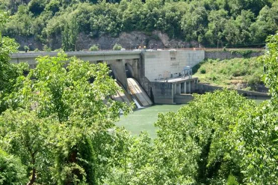 Voith modernisiert das Wasserkraftwerk Zvornik in Serbien Bild: Voith modernisiert das Wasserkraftwerk Zvornik in Serbien