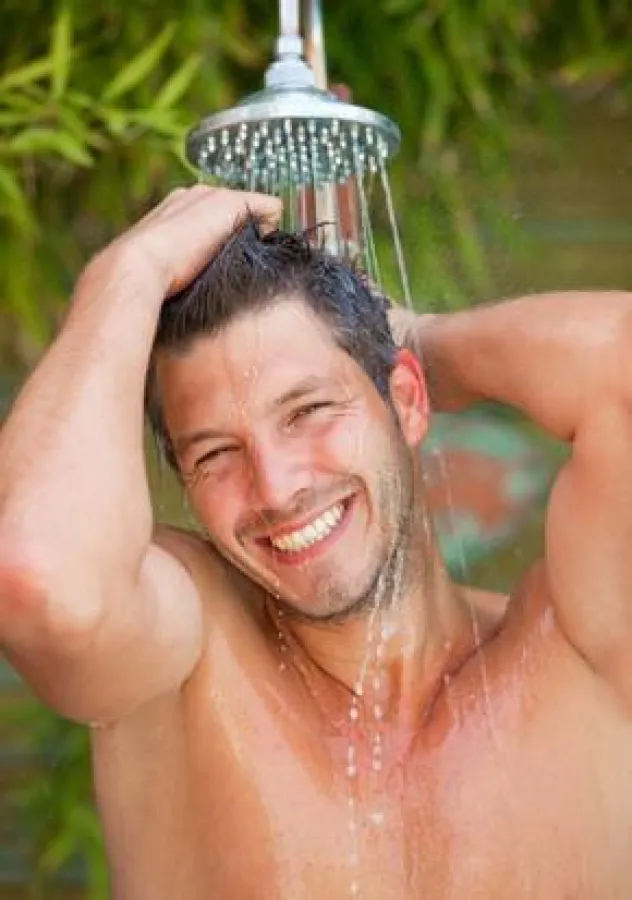 Warmduschen im Garten - mehr als nur ein Wasserhahn in der Wand. www.seidenspinner.de weiß mehr.