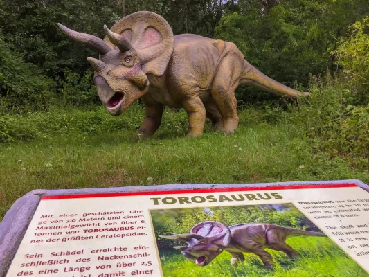 Bild: Attraktiv und lehrreich: Das Dinosaurierland Rügen