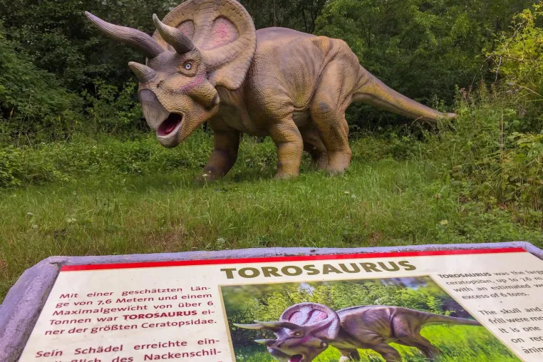 Bild: Attraktiv und lehrreich: Das Dinosaurierland Rügen