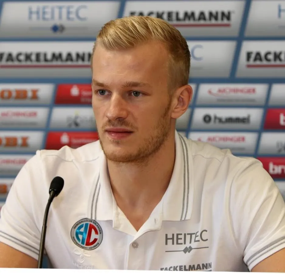 (Foto: HJKrieg, hl-studios, Erlangen): Rechtshänder Andreas Schröder, HC Erlangen