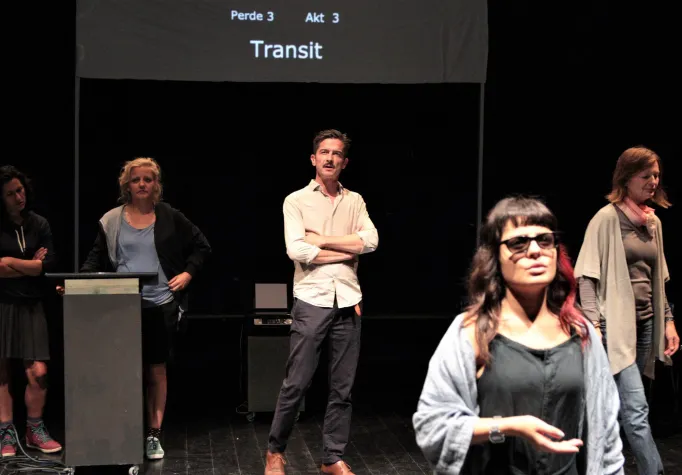 Bild: fringe ensemble eröffnet seine 20. Spielzeit mit einer Live-Writing-Performance