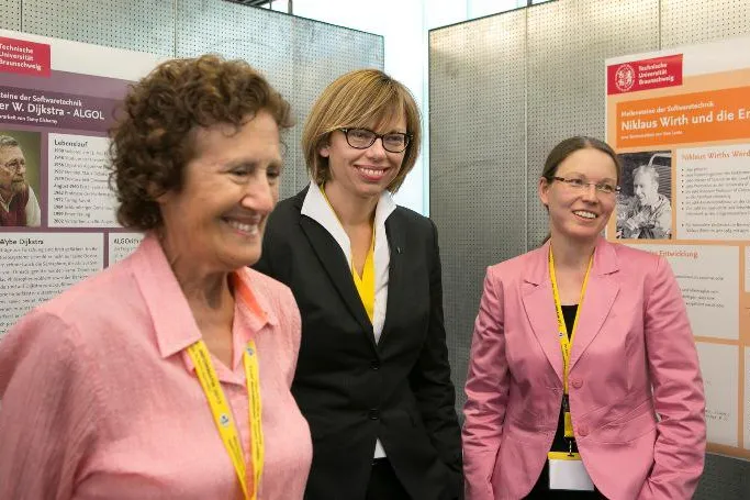 Bild: Beeindruckende Begegnung: Studierende treffen Informatik-Pionierin Barbara Liskov