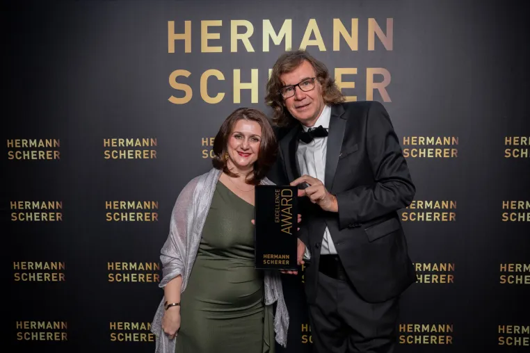 Bild: Krefelderin Nicoleta Olaru räumt beim International Speaker Slam ab!