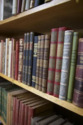 Bild: Wie aus gebrauchten Büchern Arbeitsplätze für Menschen mit Handicap werden