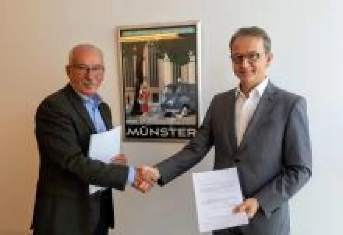 Jürgen Weegen (links) und Dr. Giuliano Visintini. Bild: ubinam