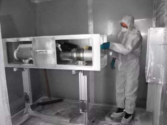 Bild: TechnoLab bietet Blowing-Sand-Tests bis 90° Celsius für Bauteile in Extremregionen