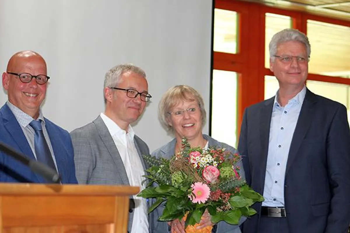 Der neue Rektor der Don-Bosco-Schule Manfred Kohler (Mitte links) wurde feierlich eingesetzt.