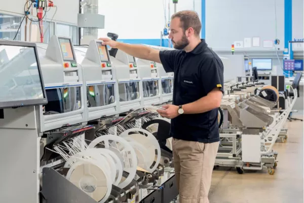 Bild: Schmersal produziert Bluetooth-Module für aconno