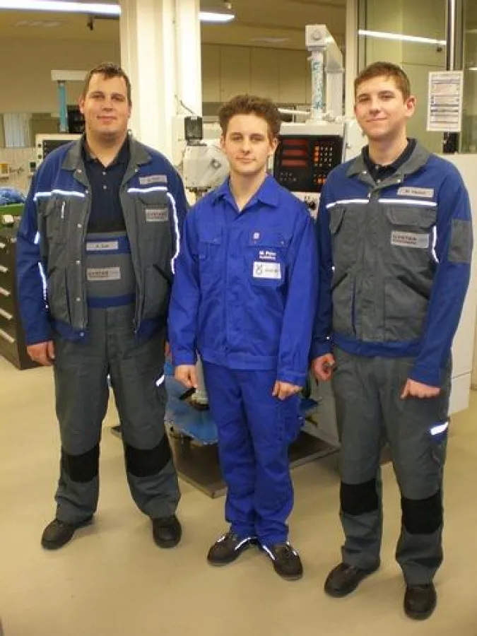 Andreas Duft, Marcell Polan und Mario Hacker absolvierten den Grundausbildungslehrgang Metall.