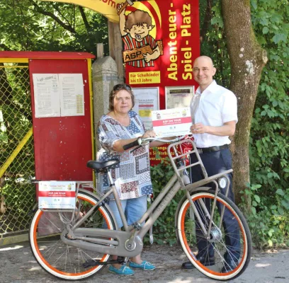 Bild: Abenteuer-Spiel-Platz Neuhausen freut sich über neues Lastenfahrrad