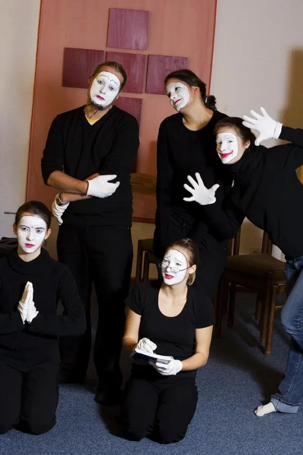 In Pantomime-Workshops lernten die Teilnehmer der