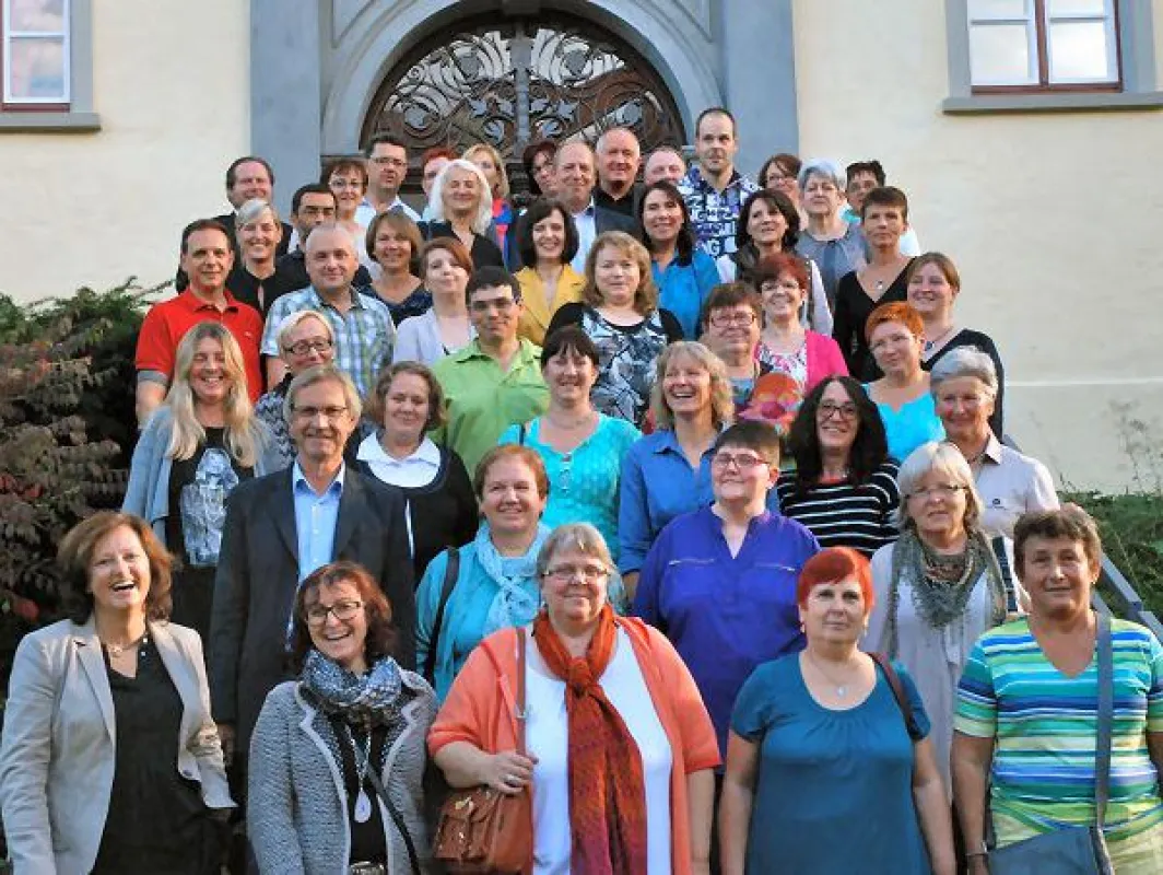Die Jubilare der Altenhilfe Deutschland zusammen mit ihren Einrichtungsleitungen und den GFs.