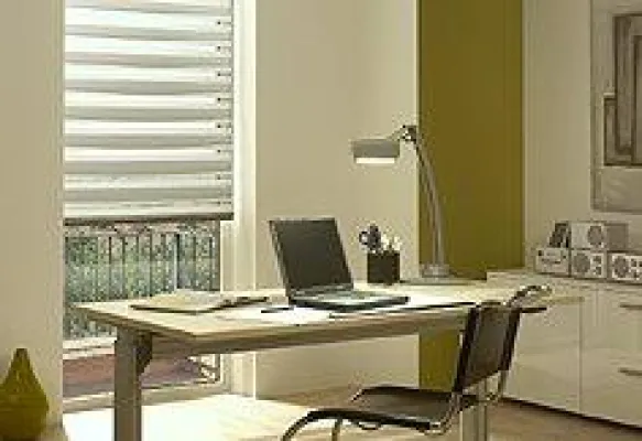 Bild: Blendschutzrollos für Computerarbeitsplätze direkt auf Maß im Online-Shop bestellen