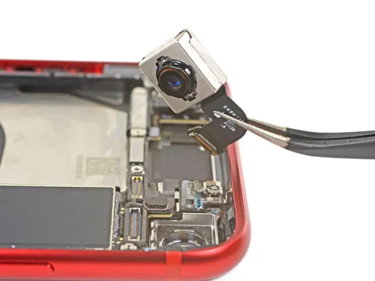 iPhone SE 2020 im Teardown: Das gibt es im Inneren zu SE-hen Bild: iPhone SE 2020 im Teardown: Das gibt es im Inneren zu SE-hen