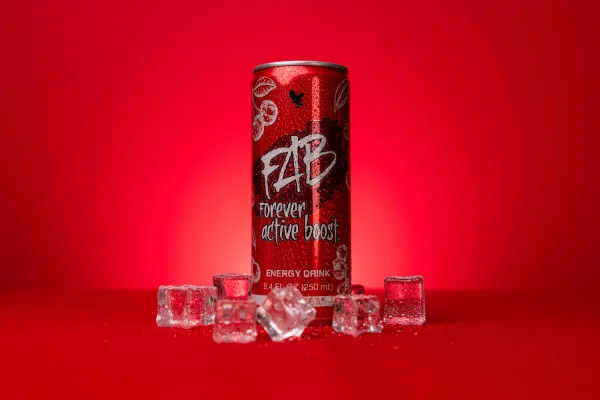 Bild: FAB Forever Active Boost™: Beliebter Energydrink jetzt mit überarbeiteter Rezeptur und neuer Dosengröße
