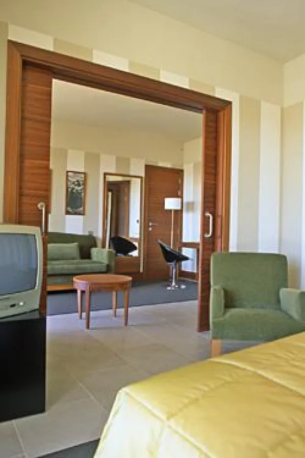 Eine der zwölf Suiten des Precise Golf & Beach Resort El Rompido