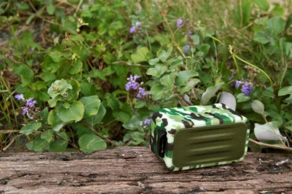 Bild: Bester Klang im heimischen Grün - Maxell präsentiert Bluetooth Outdoor Speaker