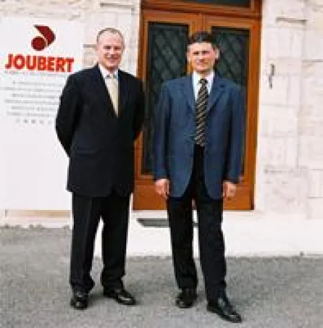 Sperrholz-Anbieter Joubert mit neuer Online-Präsenz Bild: Sperrholz-Anbieter Joubert mit neuer Online-Präsenz