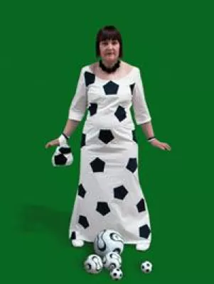 Bild: Treffsicher zur Fußball WM: „Das Ballkleid“ von Käthe Kruse gewinnt Publikumspreis