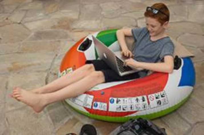 Bild: Studienkreis lädt zu Ferienkursen ein und verschenkt digitalen Lernratgeber