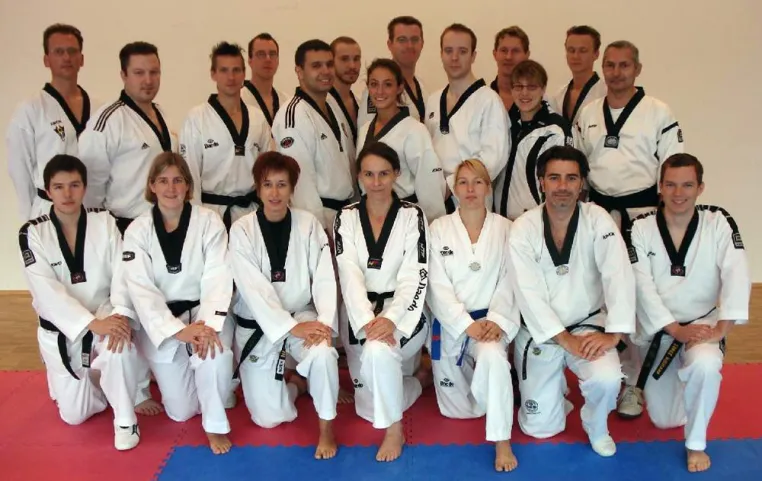 Kämpfen im Sportunterricht - Taekwondo als Schulsport Bild: Kämpfen im Sportunterricht - Taekwondo als Schulsport