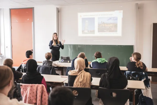 Bild: 20 Jahre „Europa macht Schule“: Internationale Studierende begeistern über 70.000 Schülerinnen und Schüler