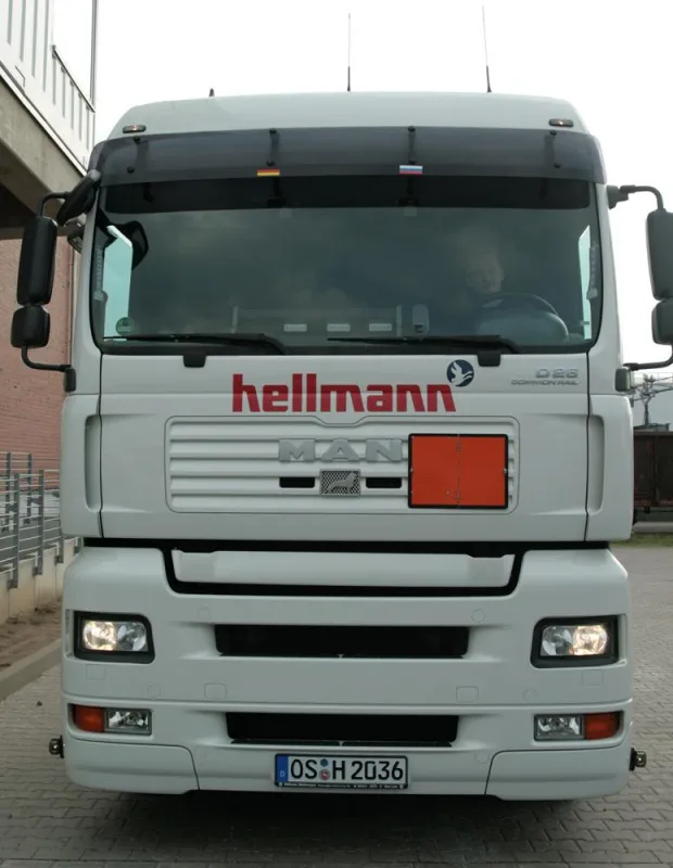 Hellmann startet 6-monatigen Fuhrpark-Praxistest mit Philips MasterLife Scheinwerferlampen