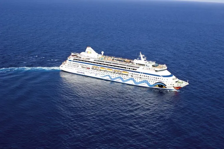 Bild: Auf AIDA Transreisen entspannt die Welt entdecken