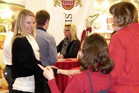 Monarchis präsentiert sich auf der Messe Haus und Energie in Sindelfingen Bild: Monarchis präsentiert sich auf der Messe Haus und Energie in Sindelfingen