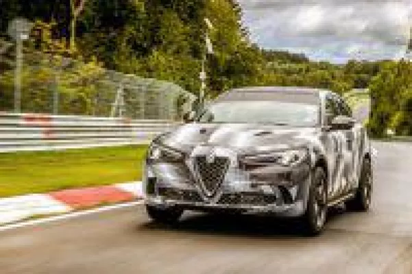 Bild: Alfa Romeo Stelvio Quadrifoglio fährt Rekord auf der Nürburgring-Nordschleife