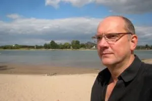 Neubrasilien zu Besuch in Köln. Guy Helminger liest im Kunsthaus Rhenania aus seinem Buch Bild: Neubrasilien zu Besuch in Köln. Guy Helminger liest im Kunsthaus Rhenania aus seinem Buch