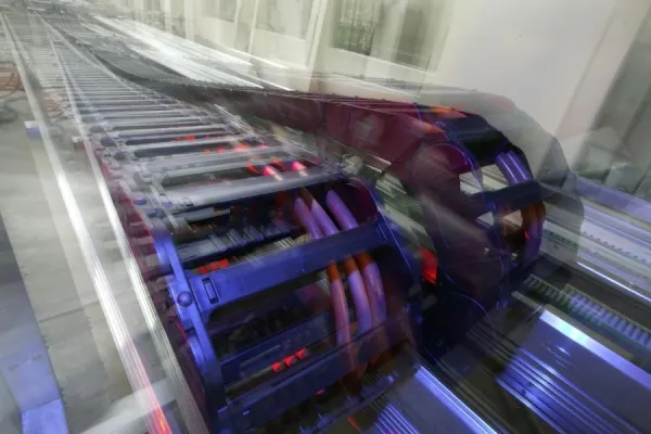 Bild: Spezialleitungen für Sensorik und Automatisierung in Industrie und Verkehr