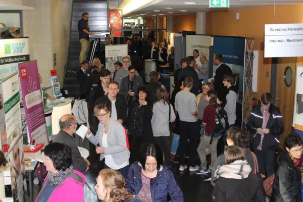 Bild: Großer Andrang zum Hochschulinformationstag an Dualer Hochschule