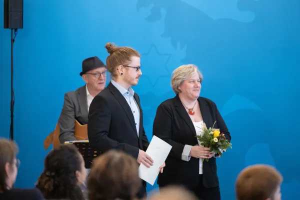 Leibniz-HKI erhält Thüringer Tierschutzpreis 2025 Bild: Leibniz-HKI erhält Thüringer Tierschutzpreis 2025