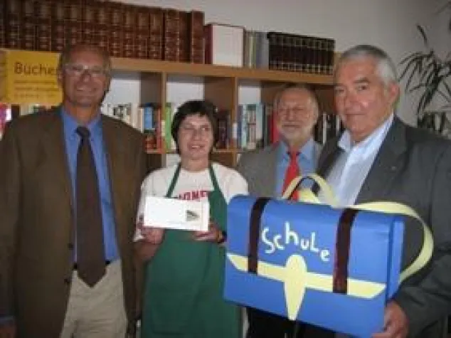 Bild: Herrschinger Dr. Robert Schindlbeck Klinik spendet an die Herrschinger Tafel