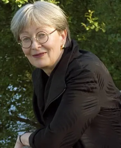 Bild: Autorenlesung der Buchhandlung Hoffmann mit Viola Roggenkamp „Vater und Tochter“