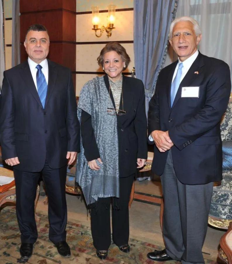 Osama Saleh (GAFI), Fayza Aboul Naga (Ministerin f. Kooperation), Steve Farris (Apache)